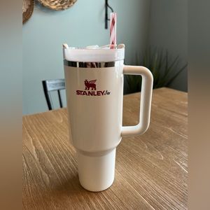 Mistletoe Stanley 40oz limited addition